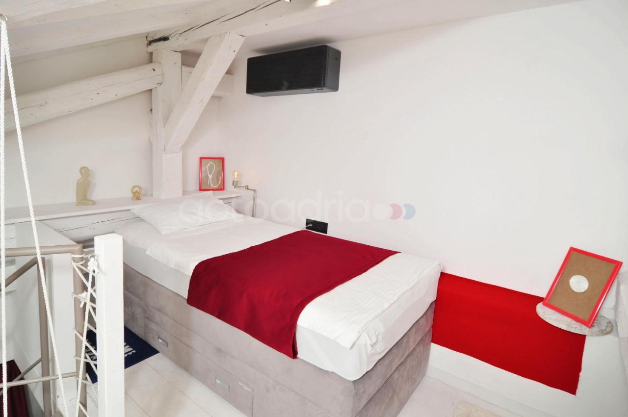 Beachfront Deluxe B&B Makarska Bagian luar foto