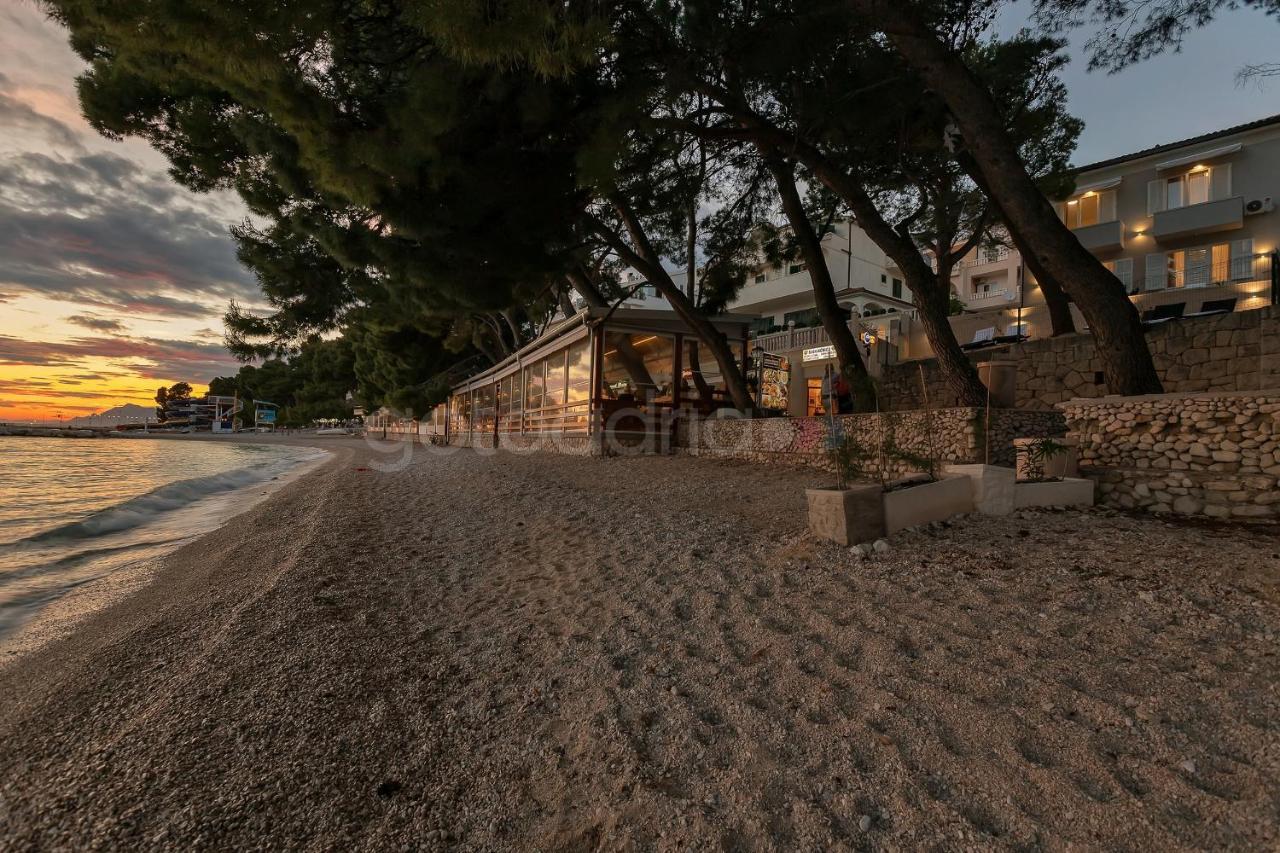 Beachfront Deluxe B&B Makarska Bagian luar foto
