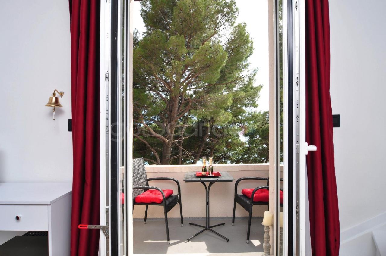 Beachfront Deluxe B&B Makarska Bagian luar foto