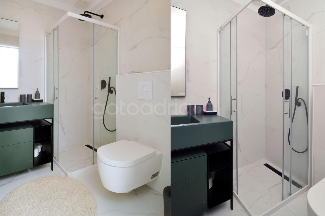 Beachfront Deluxe B&B Makarska Bagian luar foto