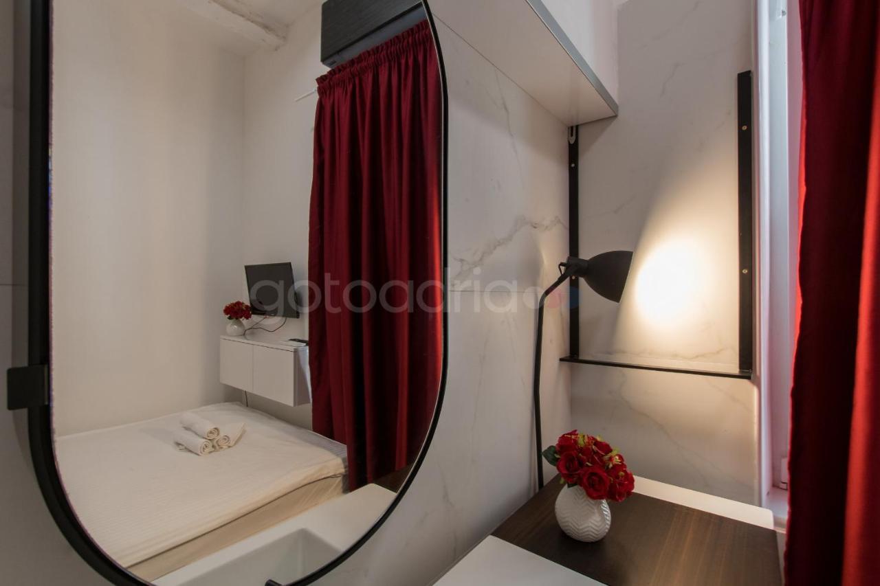 Beachfront Deluxe B&B Makarska Bagian luar foto